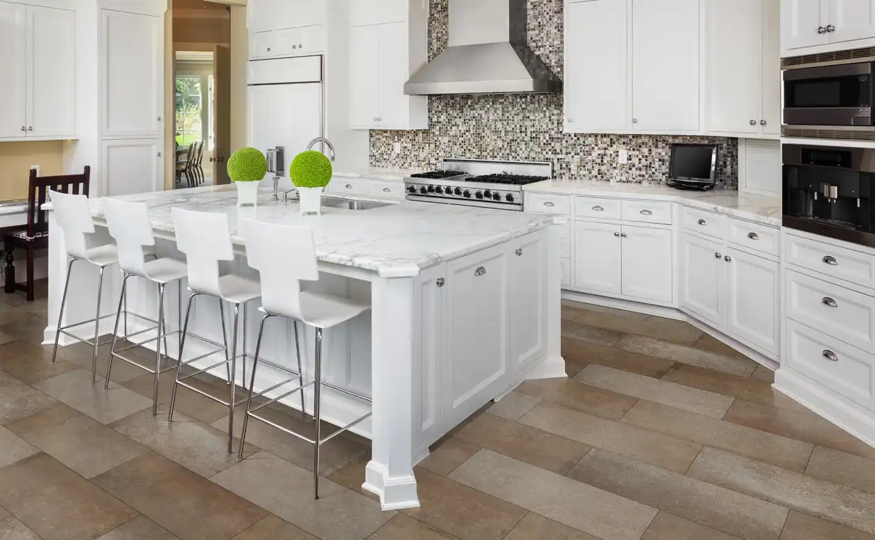 Kitchen with custom tile backsplash 